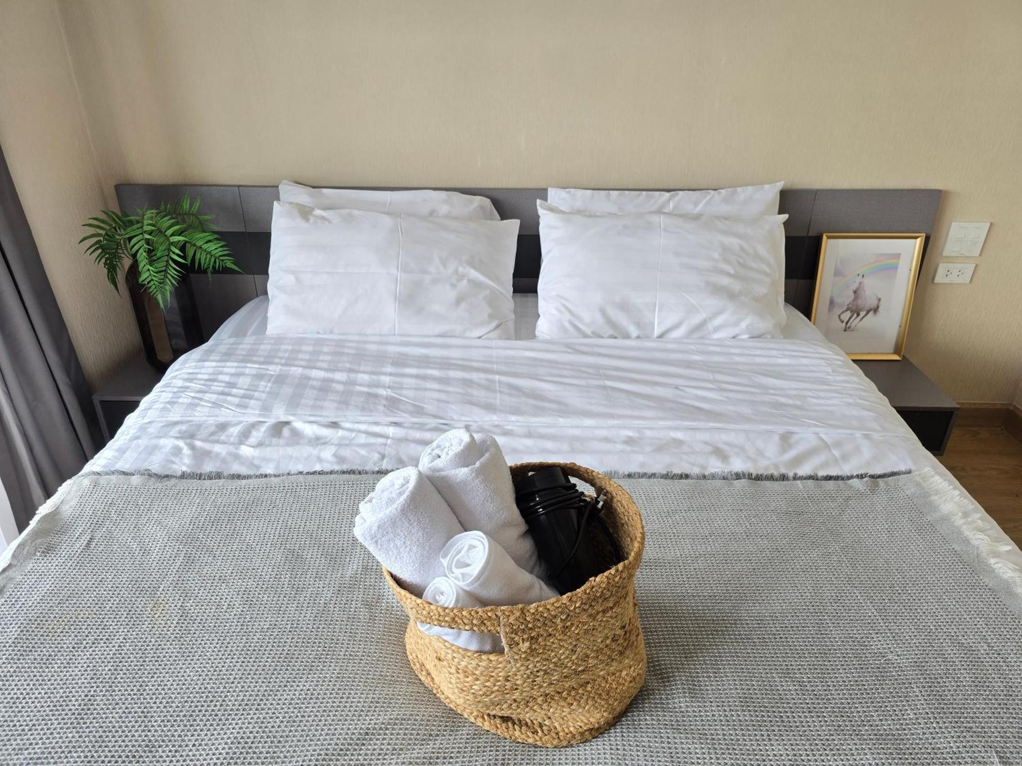 Apartemen Selfcheckin The Statetower View Silom High Floor Near Bts With Individual Hi-speed Wifi Bangkok